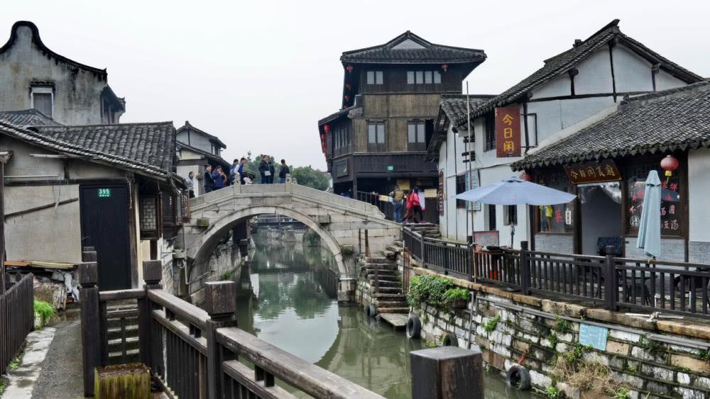 每体：哈维和他团队下赛季原本的薪水总额为1200万欧